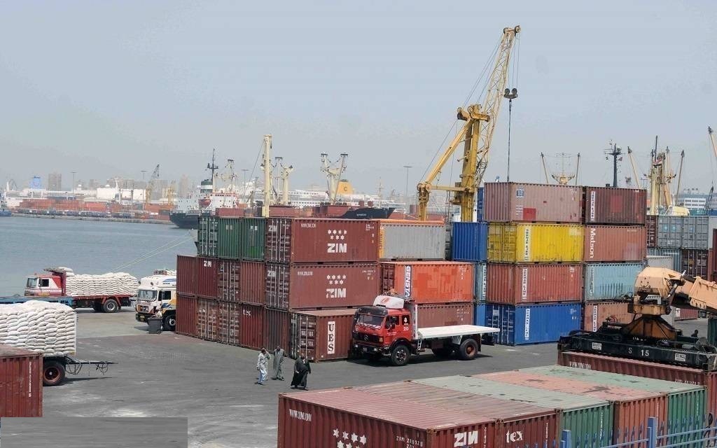 الموانئ