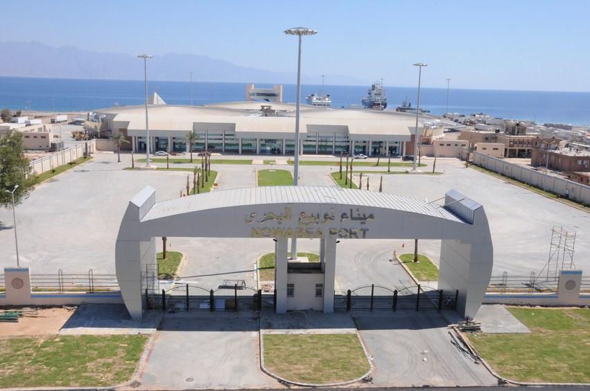 الموانئ