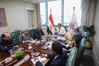 وزير الصحة يتابع تنفيذ المشروعات الطبية القومية