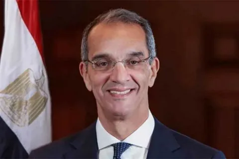 عمرو طلعت وزير الاتصالات