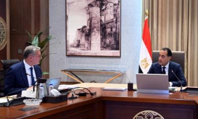 رئيس الوزراء ووزير البترول