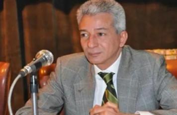 علاء عز