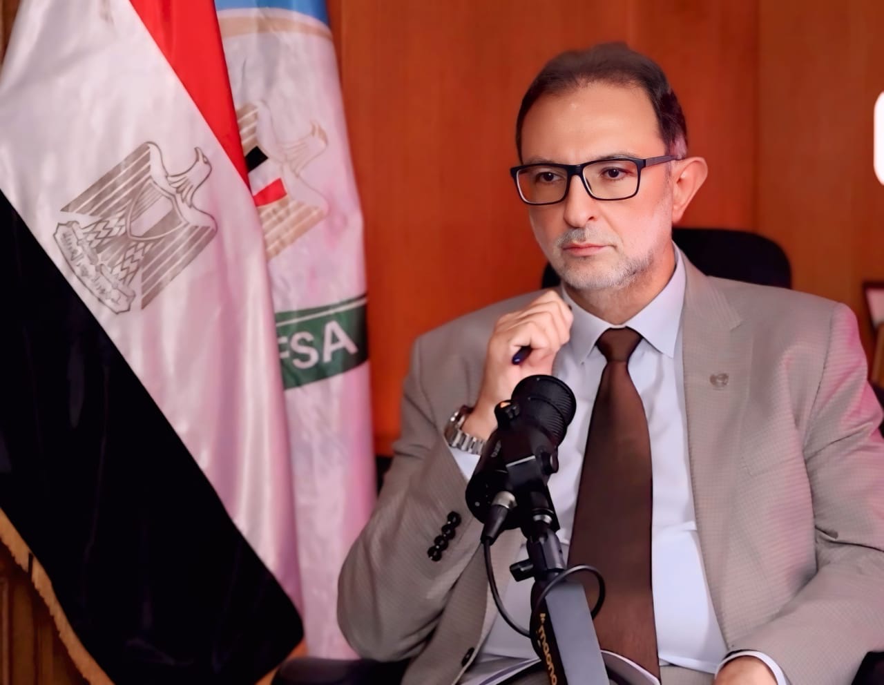 الدكتور طارق الهوبي