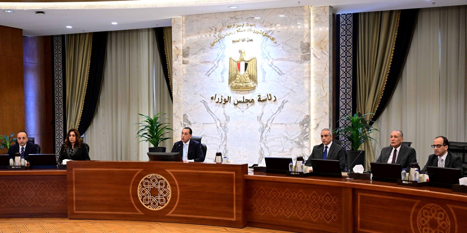 اجتماع رئيس الحكومة مع المحافظين