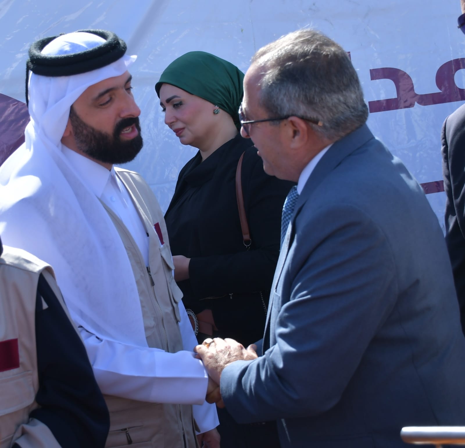 محافظ بورسعيد يؤكد : جاهزية كافة موانئ المحافظة لتقديم التيسيرات والدعم اللازم لتسهيل عبور المساعدات القادمة للأشقاء