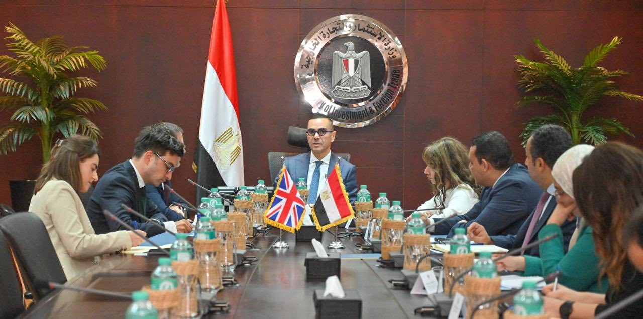 حسن الخطيب وزير الاستثمار
