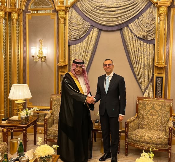 وزير الاستثمار مع وزير التجارة السعودي