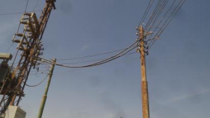 اعمدة كهرباء
