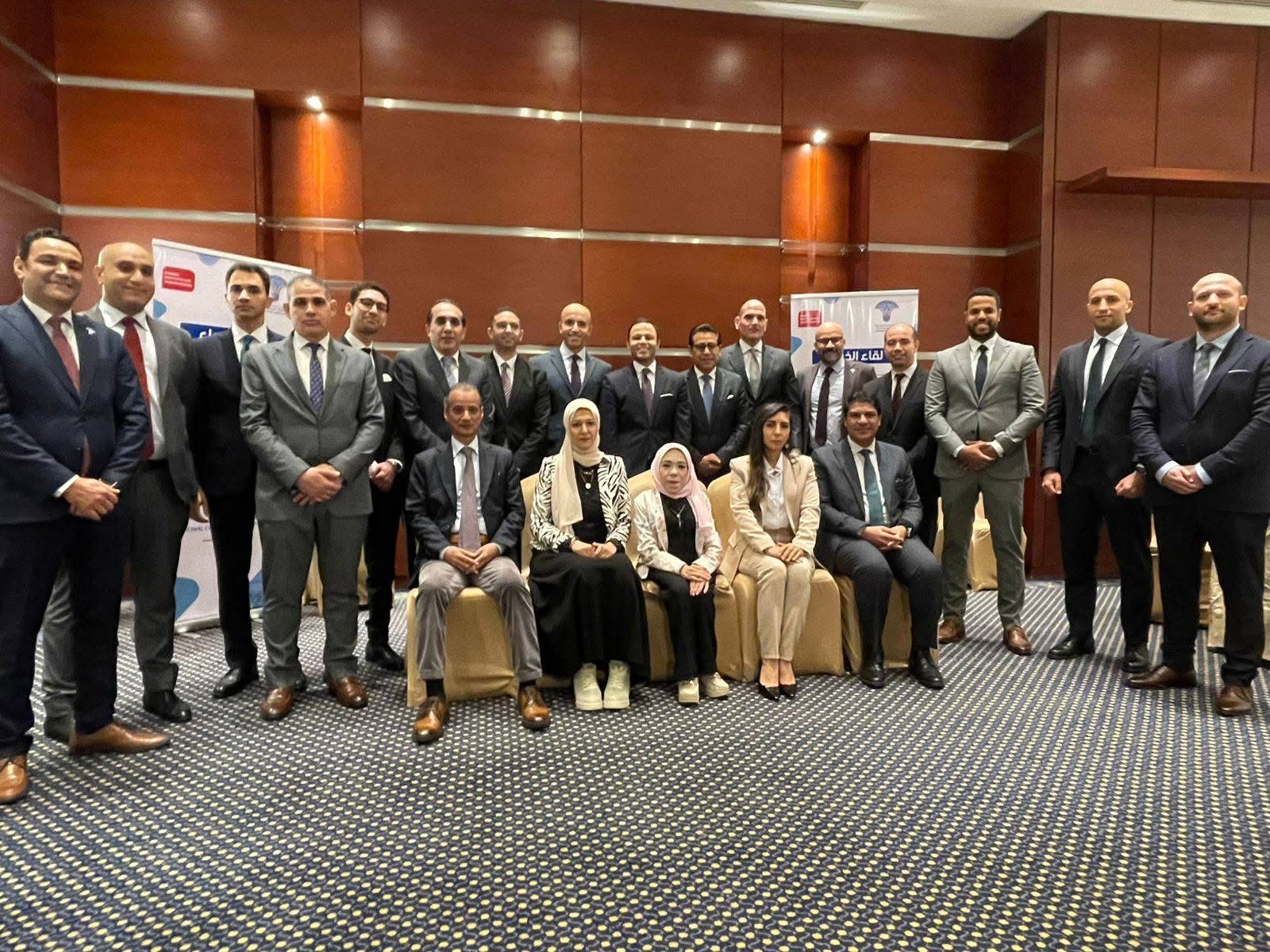 الخبراء المتخصصين