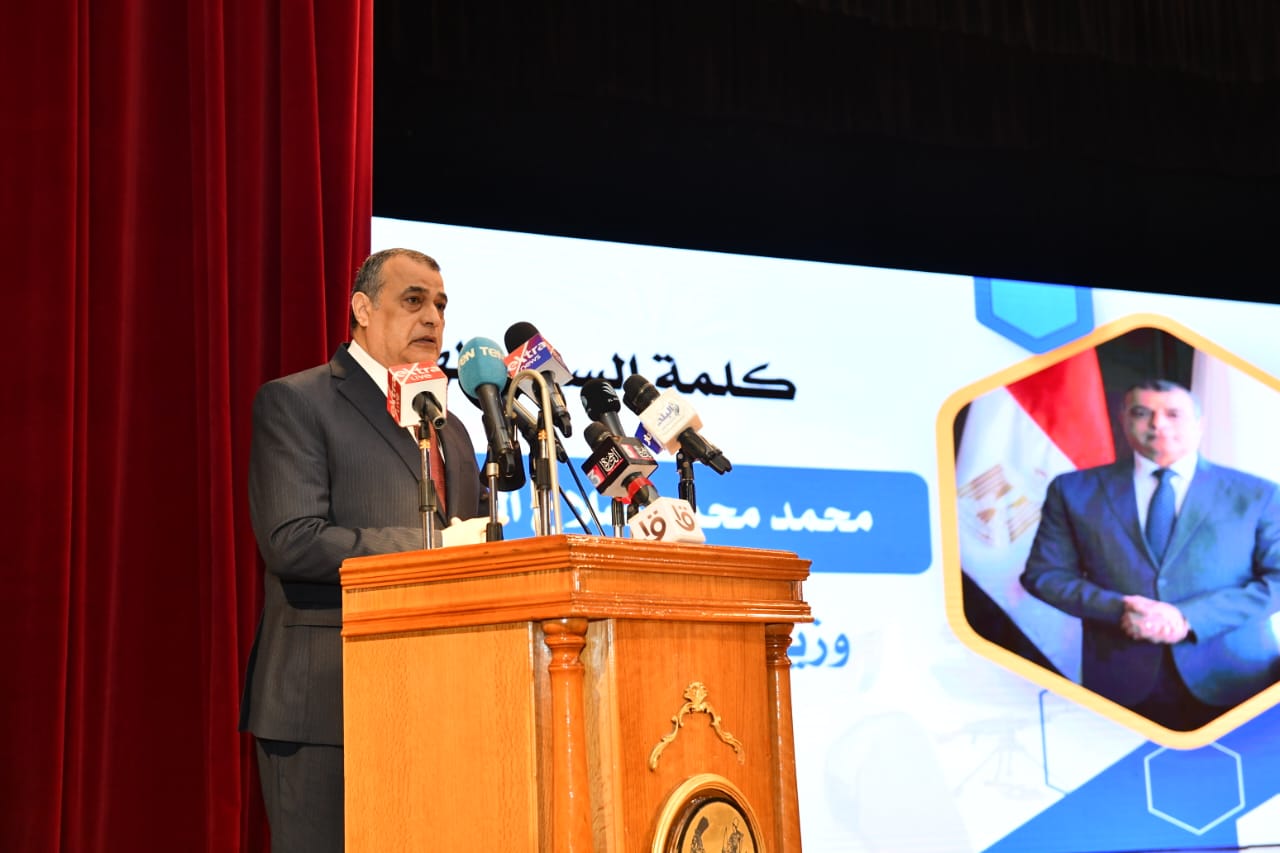 وزير الإنتاج الحربى