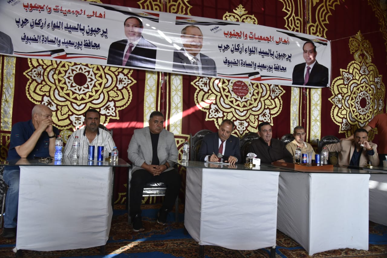 محافظ بورسعيد يلتقى مزارعى الجنوب
