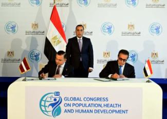 رئيس الوزراء يشهد توقيع مذكرة تفاهم بين مصر ولاتفيا لتعزيز التعاون في الرعاية الصحية