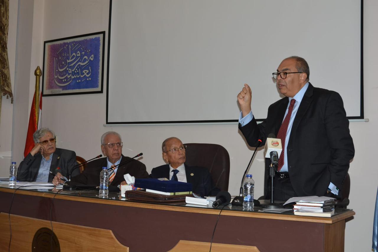 محمود محيي الدين