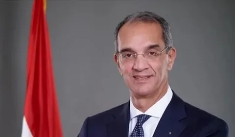 عمرو طلعت وزير الاتصالات