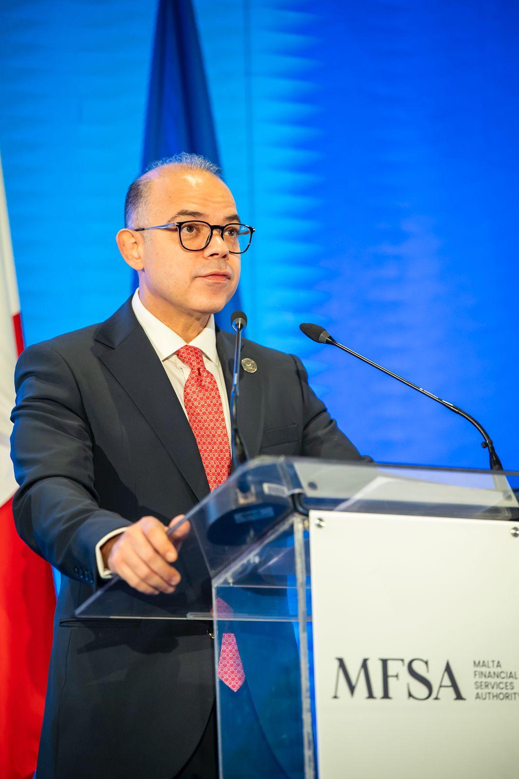 محمد فريد رئيس الهيئة العامة للرقابة المالية