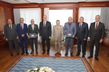 وزير البترول والثروة المعدنية