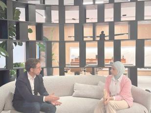 منير نخلة مع المال 