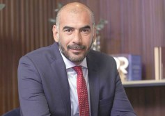 محمد عزب