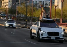 سيارات الأجرة ذاتية القيادة