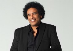 المطرب مصطفى شوقي