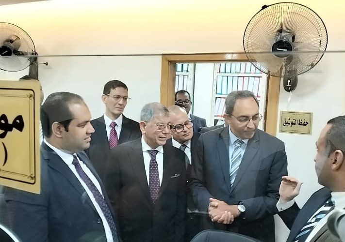 جولة داخل مجمع الشهر العقاري