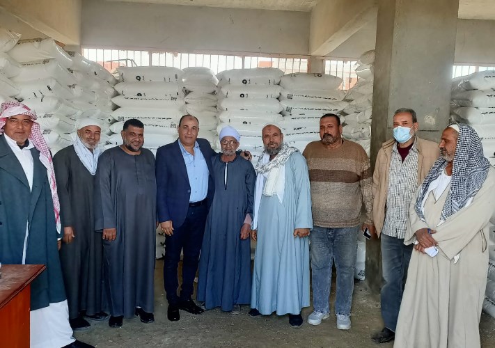 وزير الزراعة يبحث حل مشكلات المجتمع