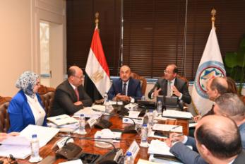 اجتماع وزيرا المالية وقطاع الاعمال