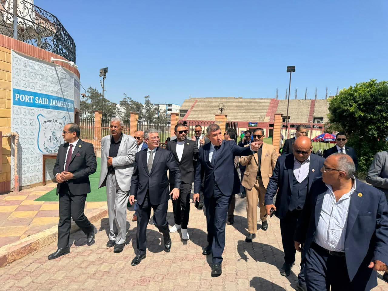 رئيس مصلحة الجمارك يزور نادي جمارك بورسعيد