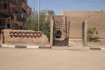 منازل متهالكة