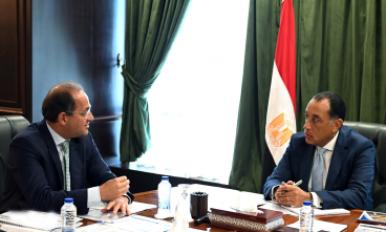 وزير المالية مع رئيس الحكومة