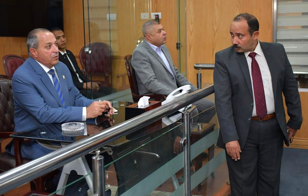 محافظ بورسعيد يتابع انتخابات