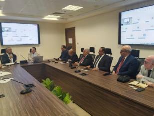 الدكتور عبد العزيز الشريف