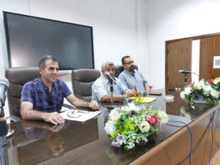ندوة كلية تجار ة