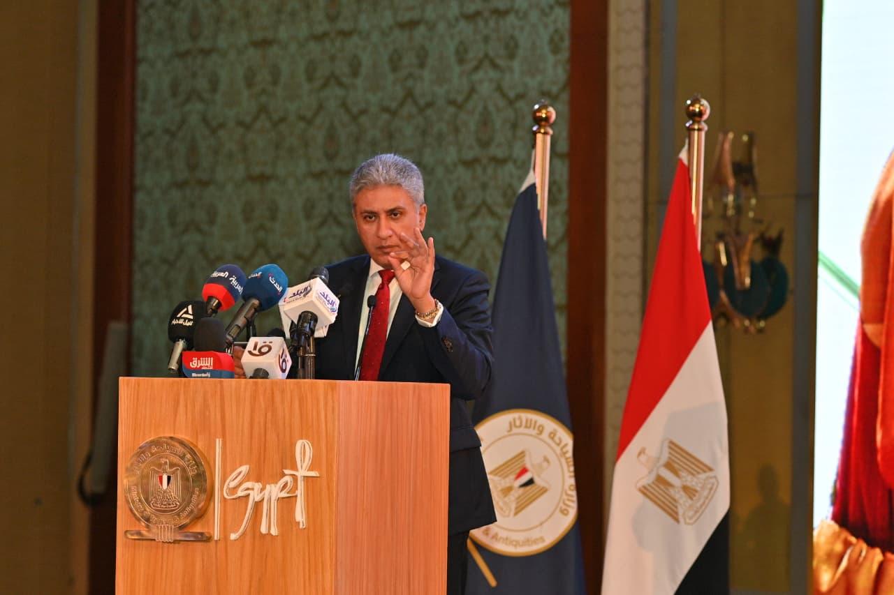 وزير السياحة