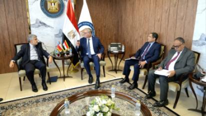 وزير البترول يلتقى قيادات ايناب سيبترول