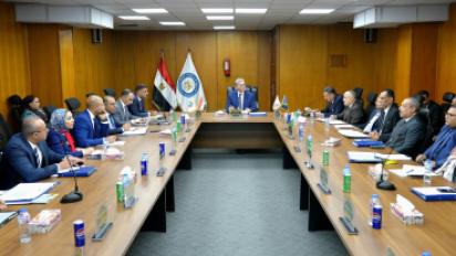 لقاء وزير البترول بشركات التعدين