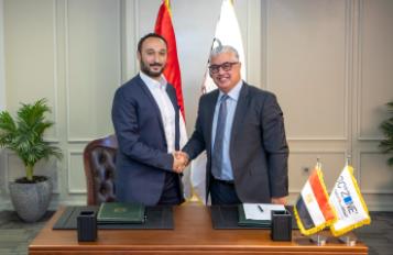 المنطقة الاقتصادية توقع عقد مشروع بالقنطره غرب