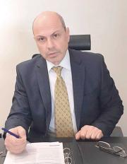 عربى السيد رئيس لجنة السيارات باتحاد التأمين