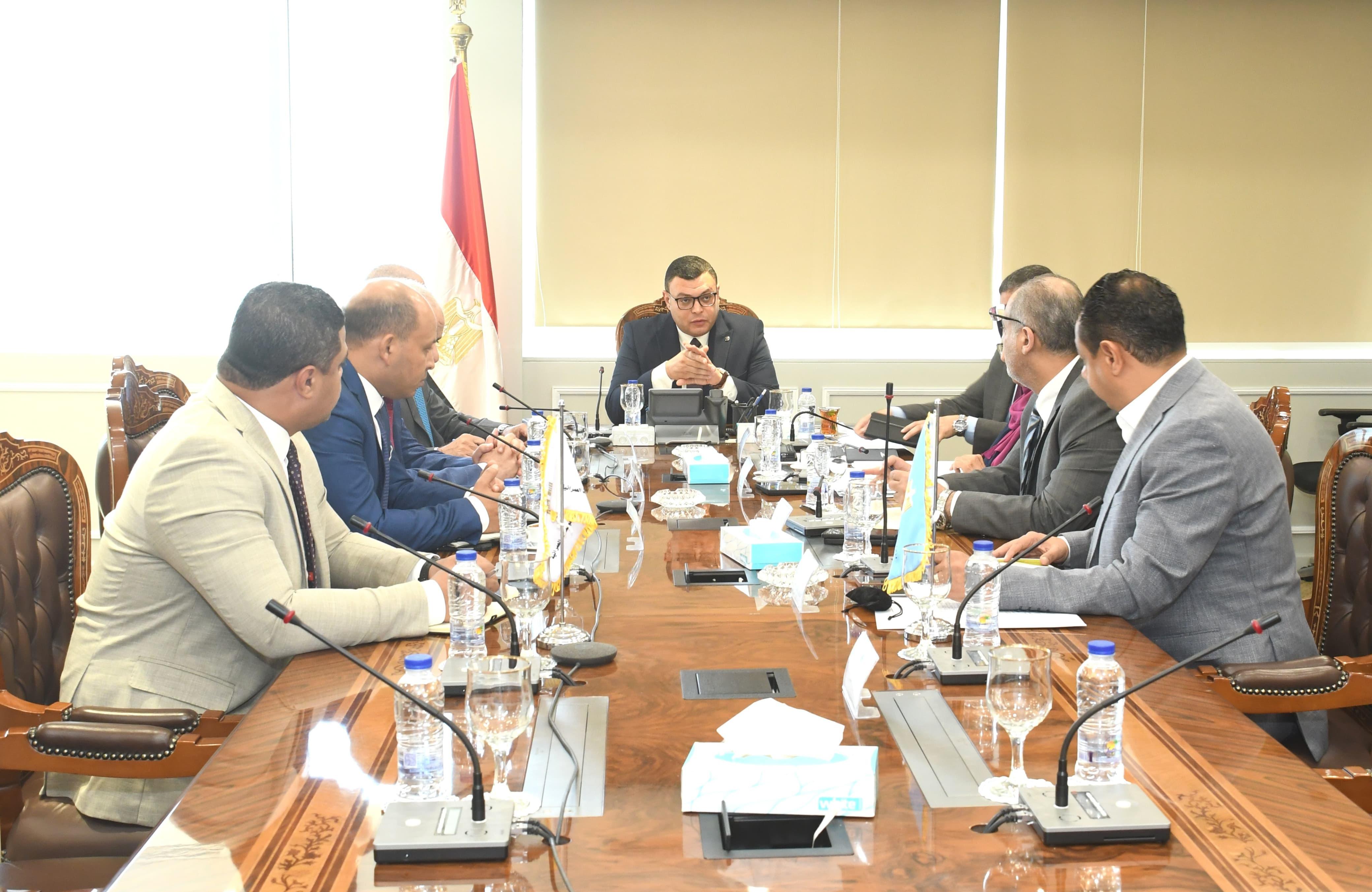وزير الإسكان
