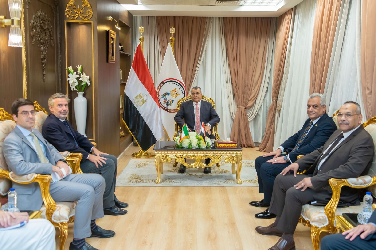 وزير الإنتاج الحربى وسفير إيطاليا