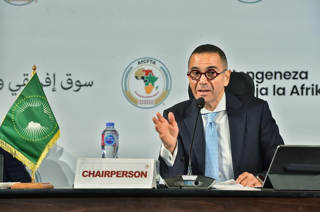 وزير الاستثمار حسن الخطيب
