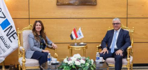 السفيرة الأمريكية تتفقد فرص الاستثمار بشرق بورسعيد