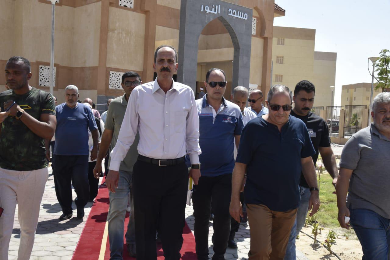 محافظ بورسعيد يدعم خطوط مواصلات سلام مصر ب8 اتوبيسات