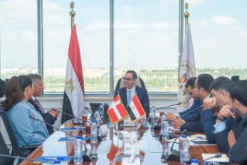 وزير الاستثمار يلتقي السفير الدنماركي بالقاهرة