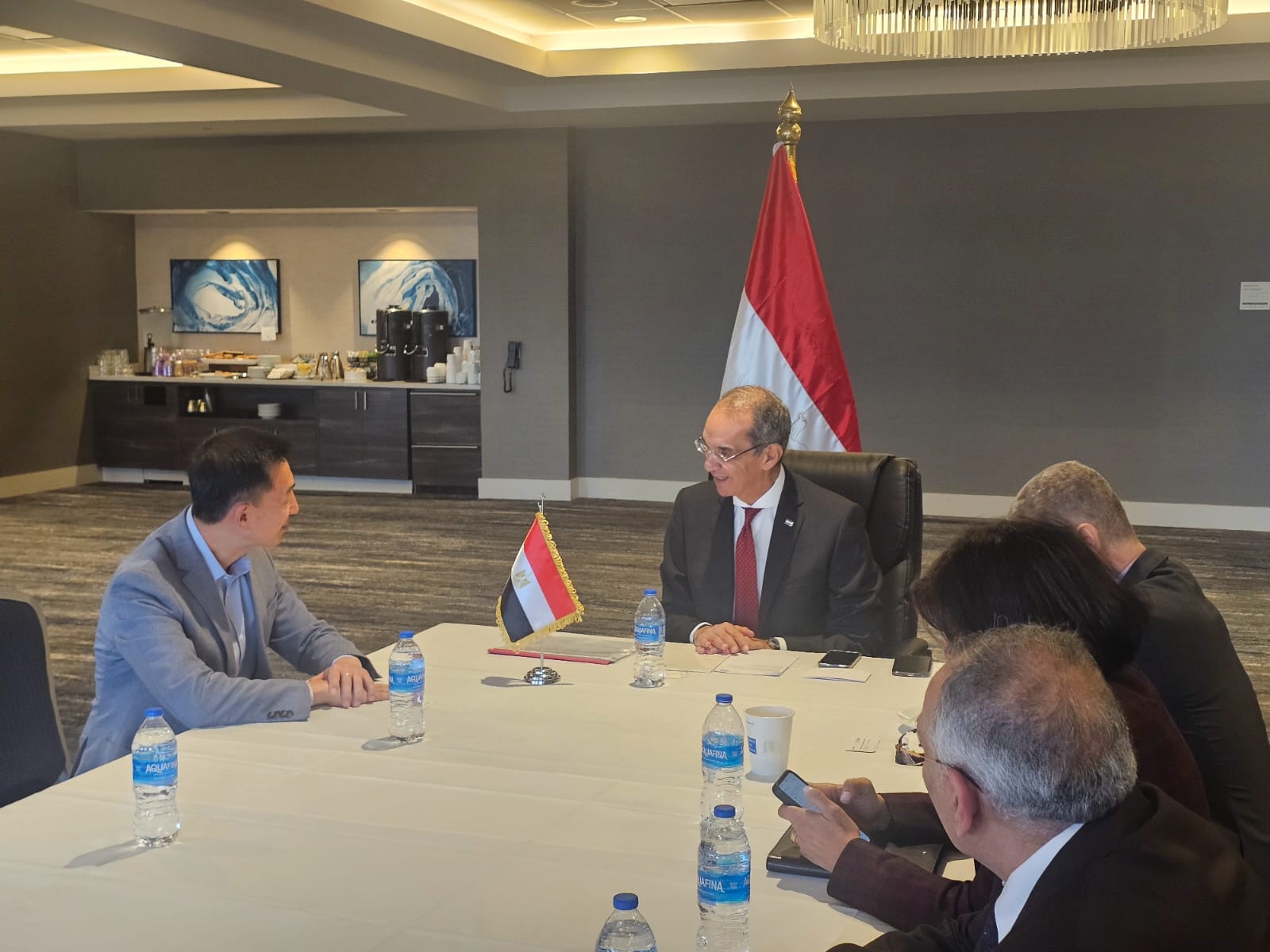 وزير الاتصالات