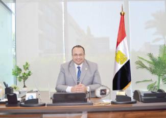 الدكتور صبرى المنشاوى مدير شركة النخبة لوساطة التأمين