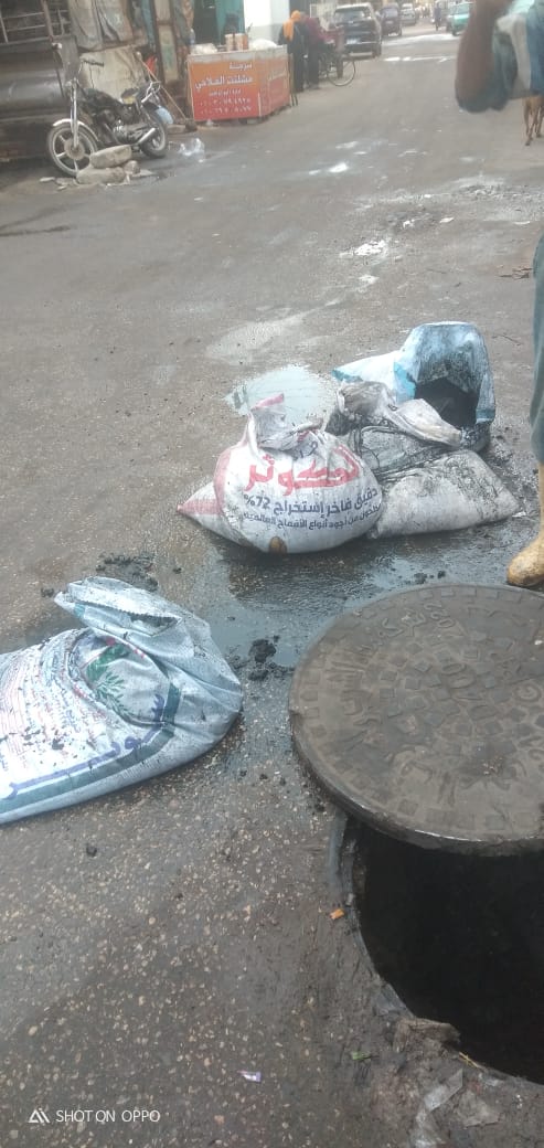 أجولة رمال ببالوعات الصرف الصحي