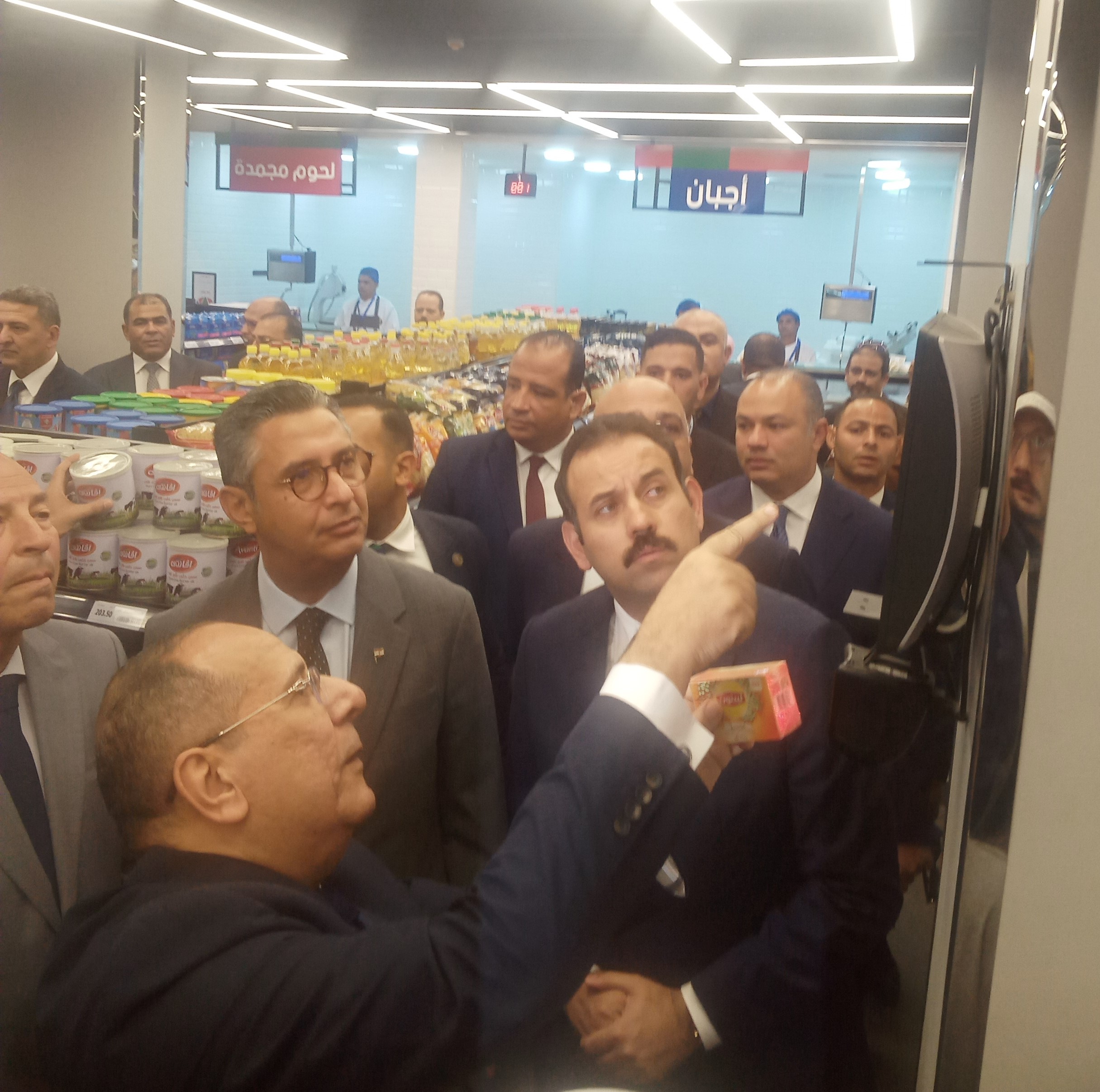 خلال افتتاح العلامة التجارية كاري اون للسلع الغذائية بكلية البنات