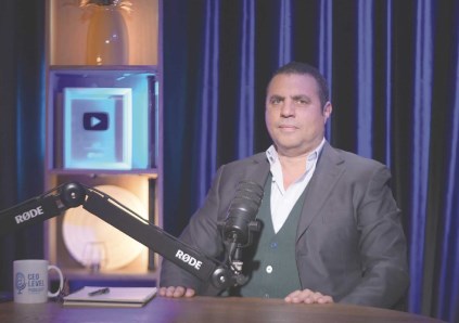 هشام أكرم 