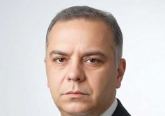 إسلام عبد العاطي محلل مالي